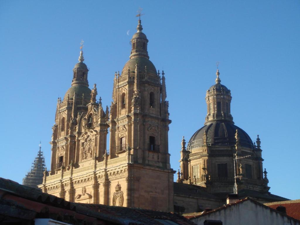 Hostal Escala Luna Salamanca Luaran gambar