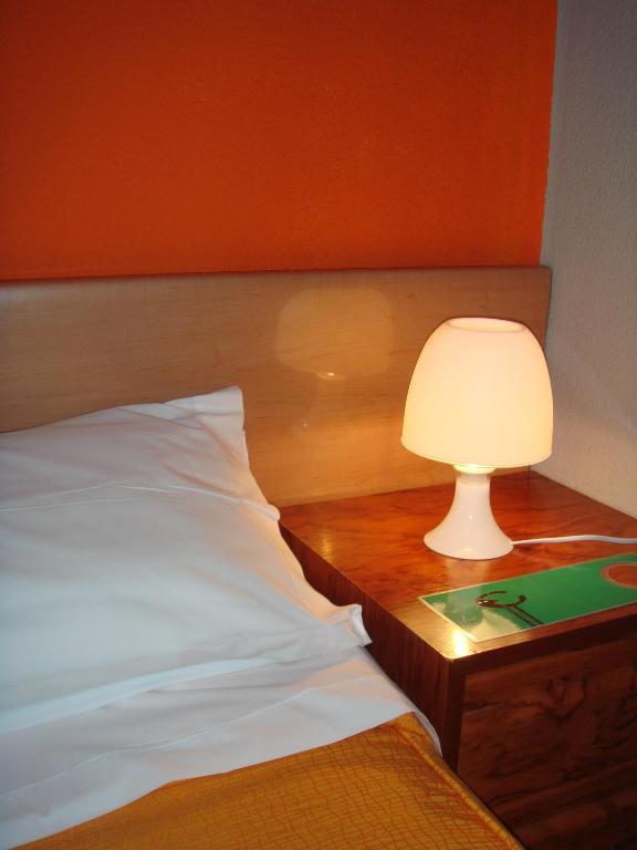 Hostal Escala Luna Salamanca Luaran gambar