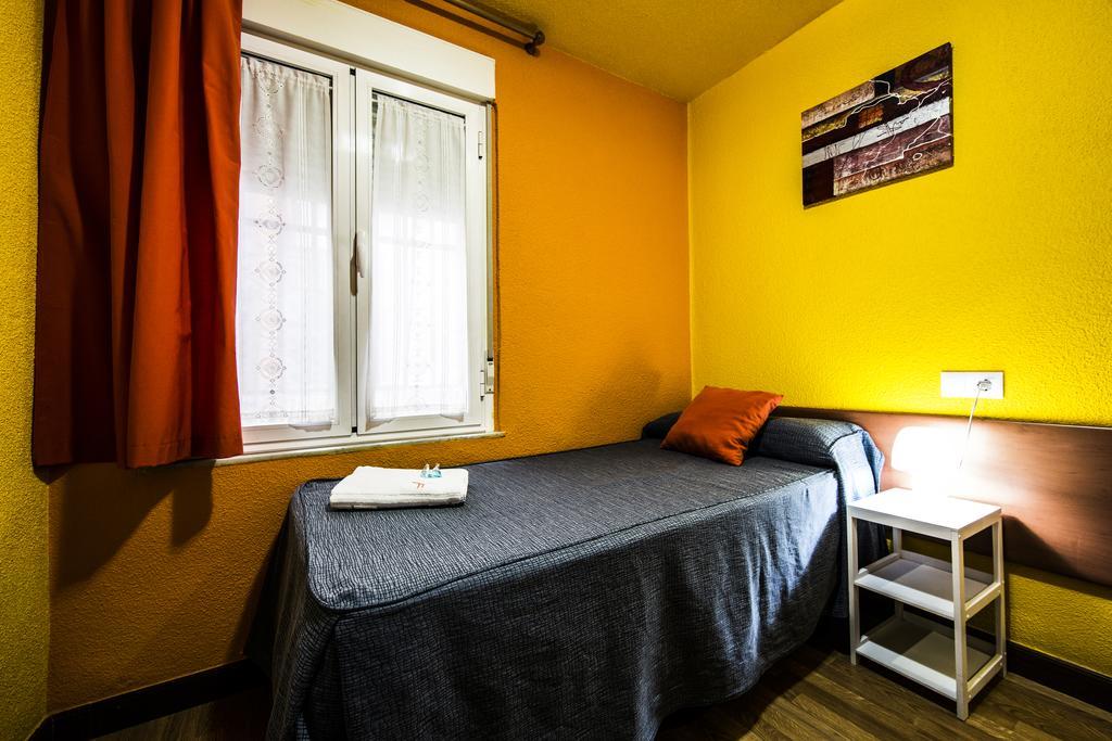 Hostal Escala Luna Salamanca Luaran gambar
