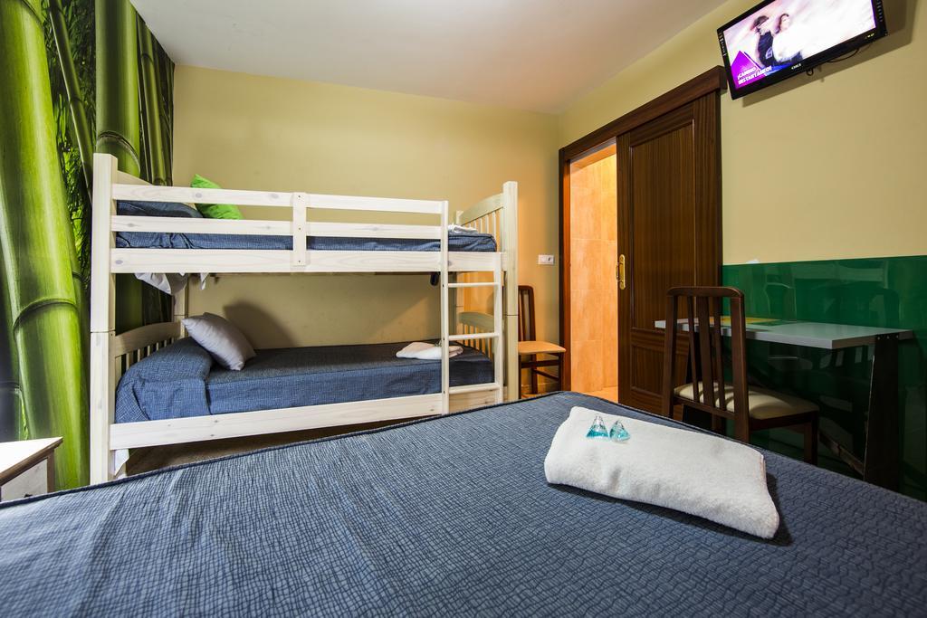 Hostal Escala Luna Salamanca Luaran gambar