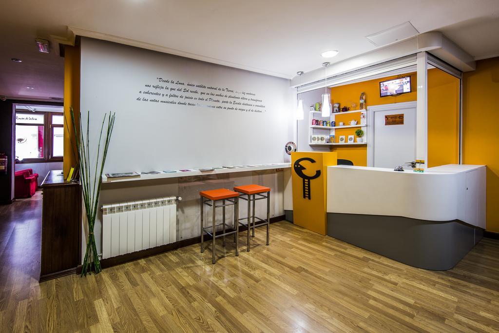 Hostal Escala Luna Salamanca Luaran gambar