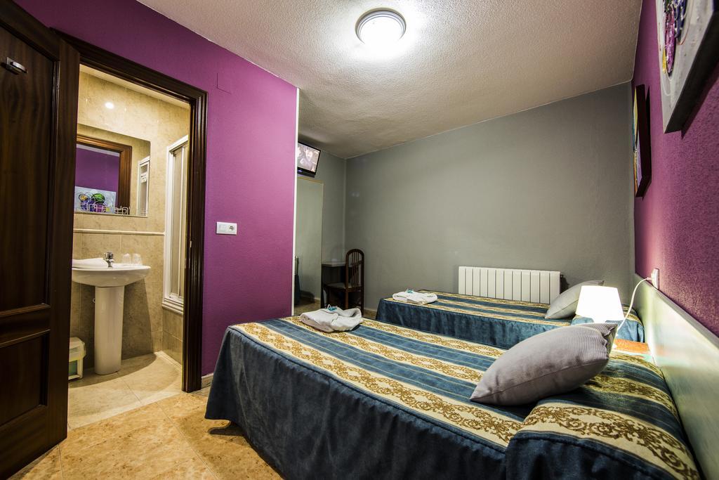 Hostal Escala Luna Salamanca Luaran gambar