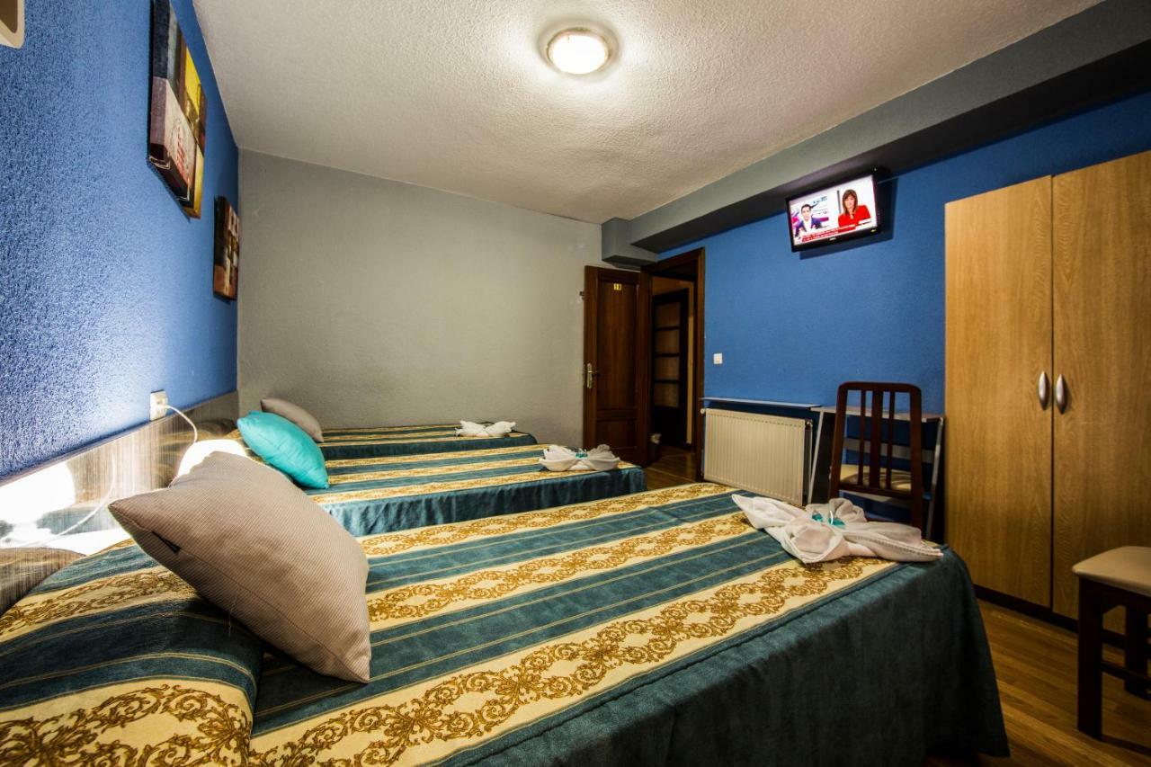 Hostal Escala Luna Salamanca Luaran gambar